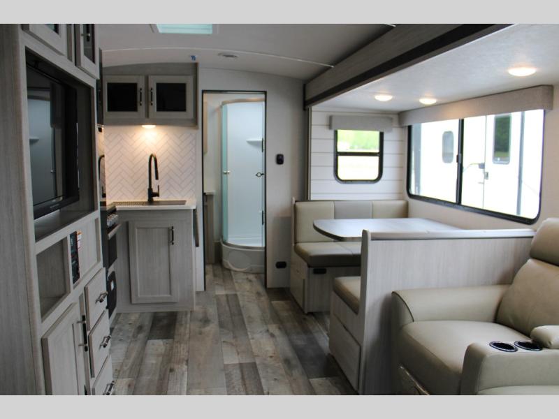 2025 CrossRoads Sunset Trail Super Lite SS253RB, $ 34,995