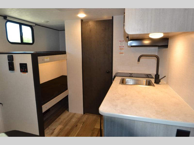 2026 CrossRoads Sunset Trail Select SS13BHS, $ 13,995