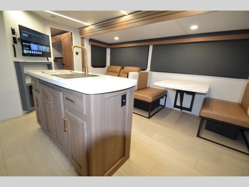 2026 CrossRoads Sunset Trail SS331BH, $ 79,003