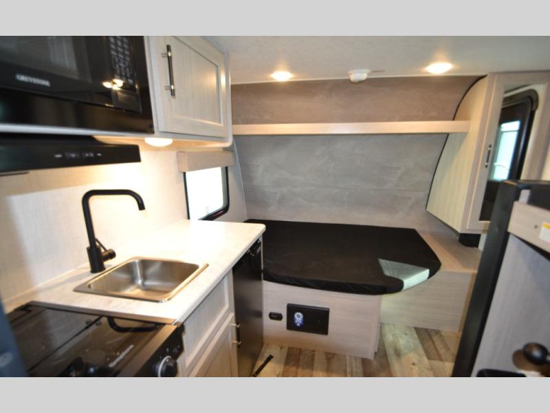 2026 CrossRoads Sunset Trail Select SS13BHS, $ 13,995