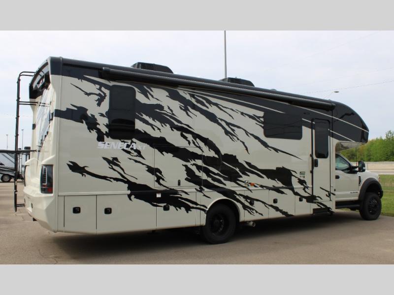 2023 Jayco Seneca XT 32U, $ 329,235