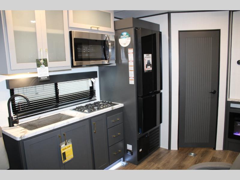 2025 Forest River XLR Boost 2514B, $ 51,506
