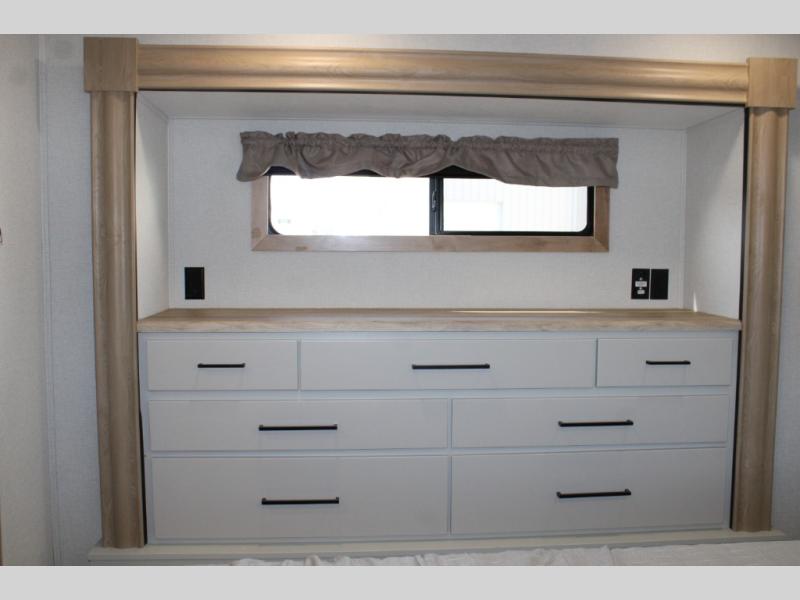 2025 Forest River Sierra 3800RK, $ 98,834