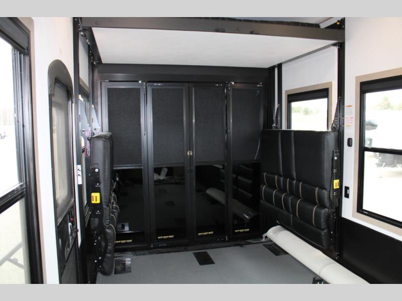 2025 Keystone Raptor 415, $ 190,466