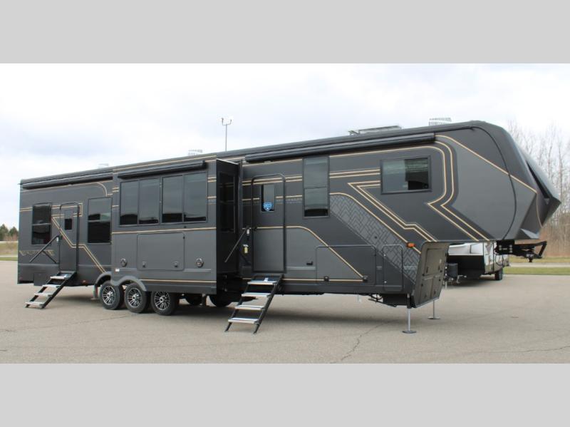 2025 Keystone Raptor 415, $ 190,466