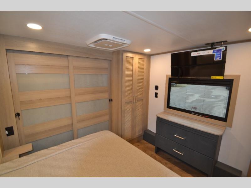 2026 Keystone Raptor 441HB, $ 198,436