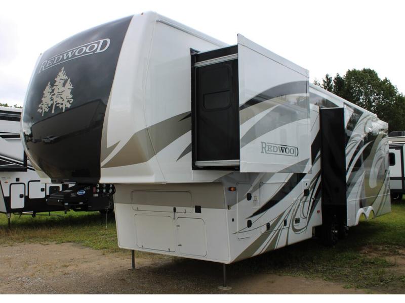 2023 Redwood Redwood RW3401RL, $ 195,216