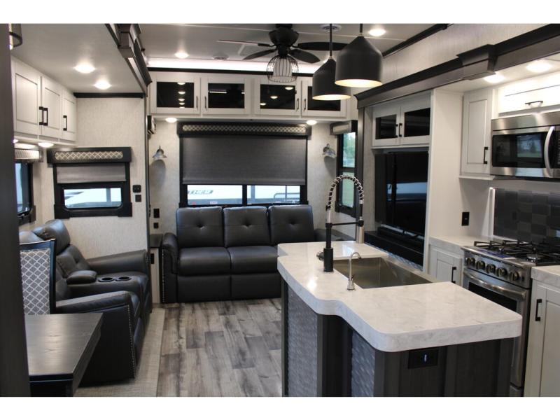 2023 Redwood Redwood RW3401RL, $ 195,216