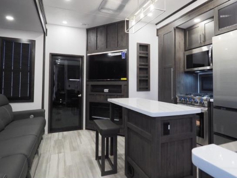 2025 Keystone Fuzion 419, $ 119,999