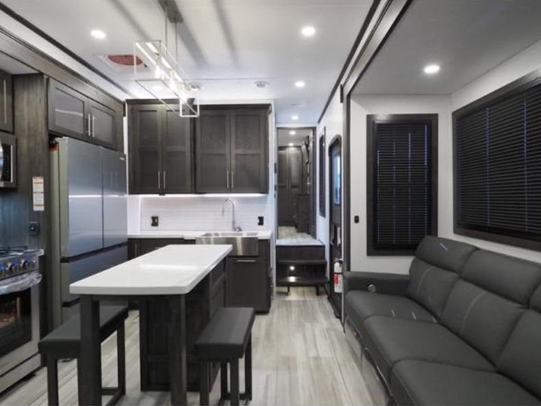 2025 Keystone Fuzion 419, $ 119,999