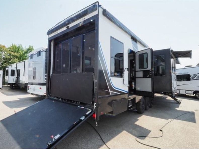 2025 Keystone Fuzion 419, $ 119,999