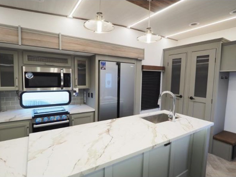 2025 Keystone Sprinter 3210RLS, $ 52,999