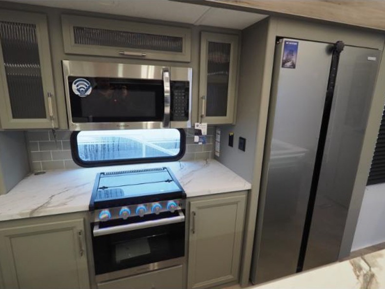 2025 Keystone Sprinter 3210RLS, $ 52,999