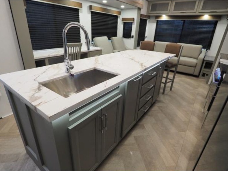 2025 Keystone Sprinter 3210RLS, $ 52,999