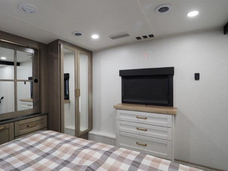 2026 Jayco Eagle 365UKTS, $ 104,530