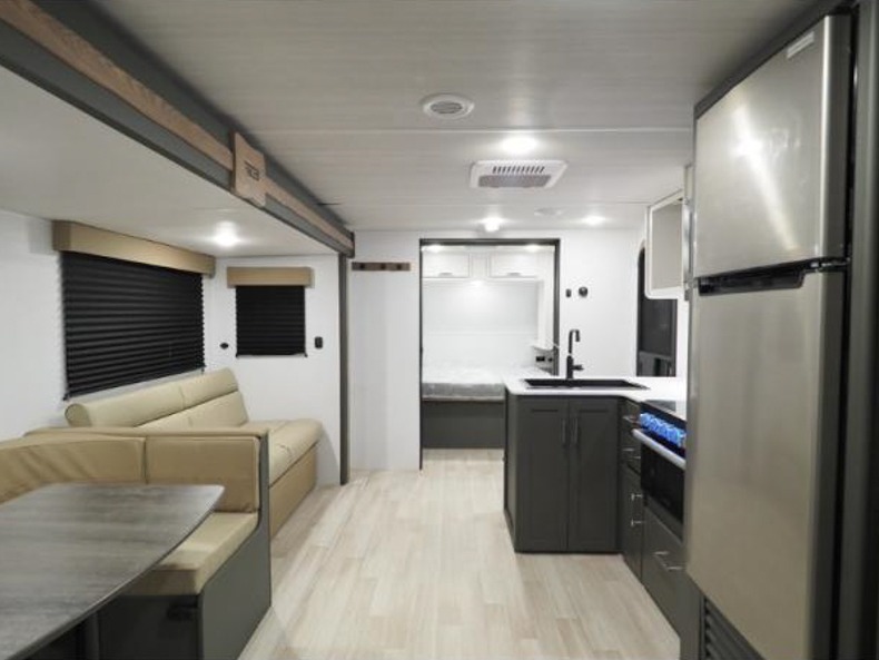 2025 Keystone Bullet Classic (East) 2640BH, $ 39,631