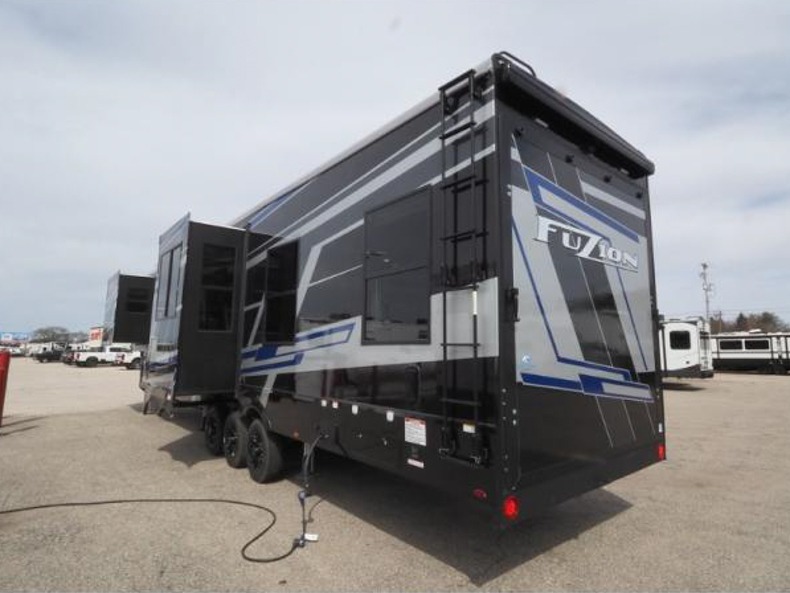 2025 Keystone Fuzion 442, $ 119,999