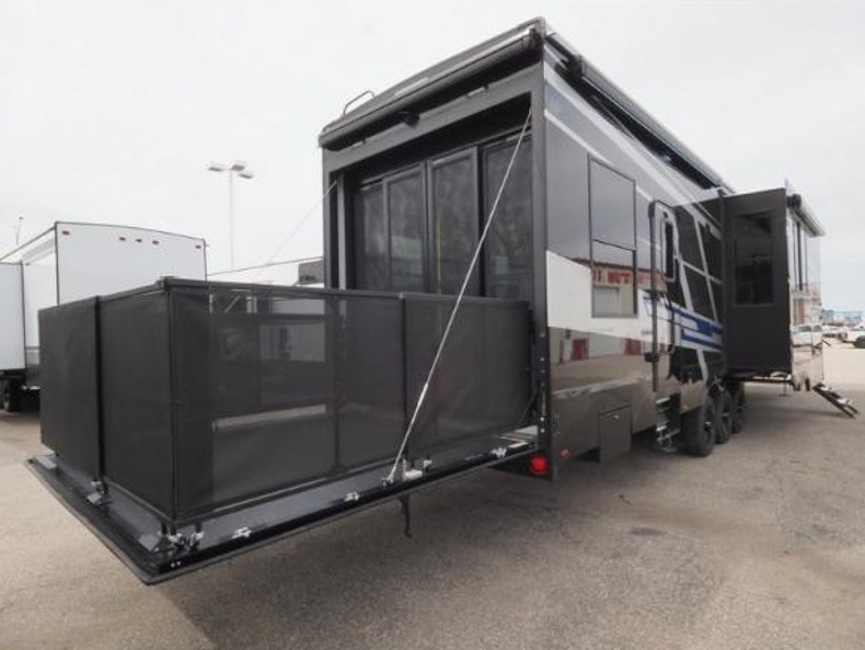 2025 Keystone Fuzion 442, $ 119,999