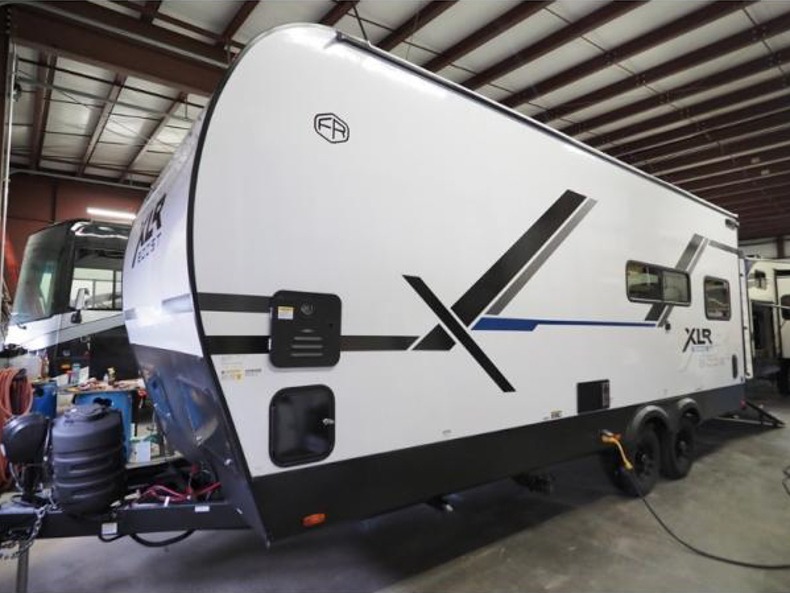 2025 Forest River XLR Boost 2017B, $ 48,674