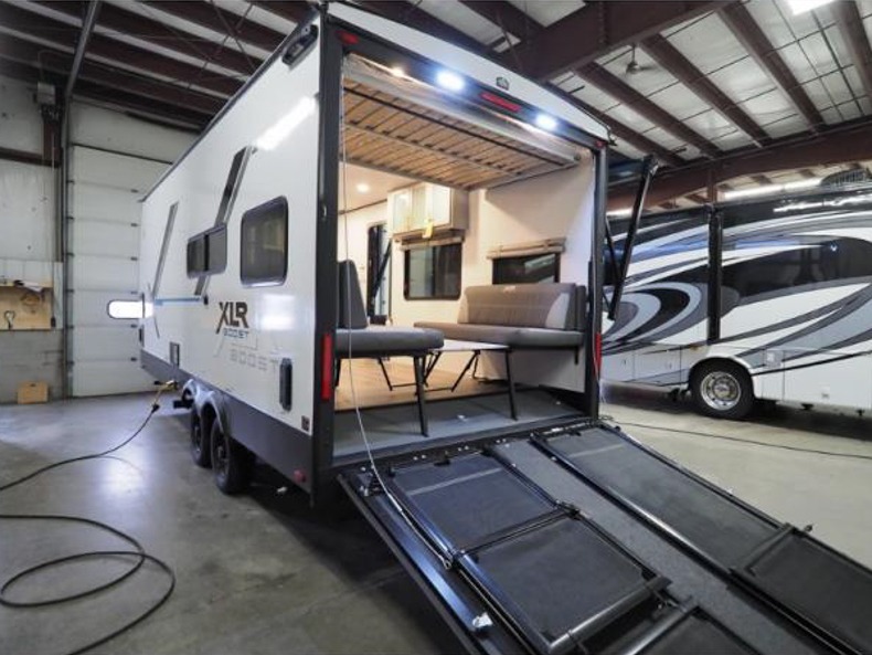 2025 Forest River XLR Boost 2017B, $ 48,674