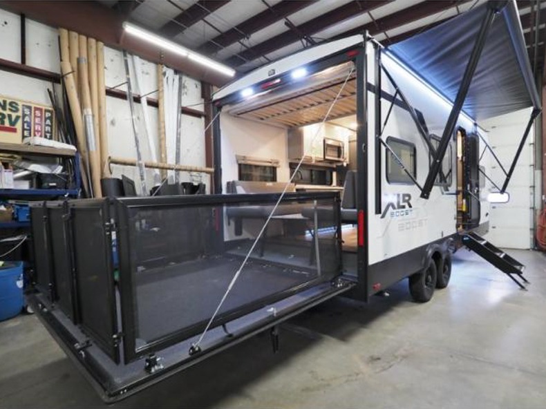 2025 Forest River XLR Boost 2017B, $ 48,674