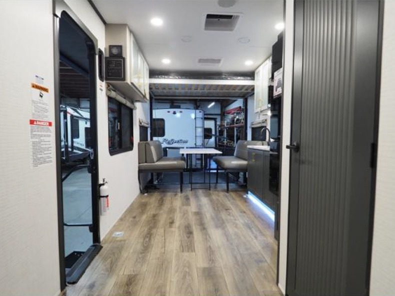 2025 Forest River XLR Boost 2017B, $ 48,674