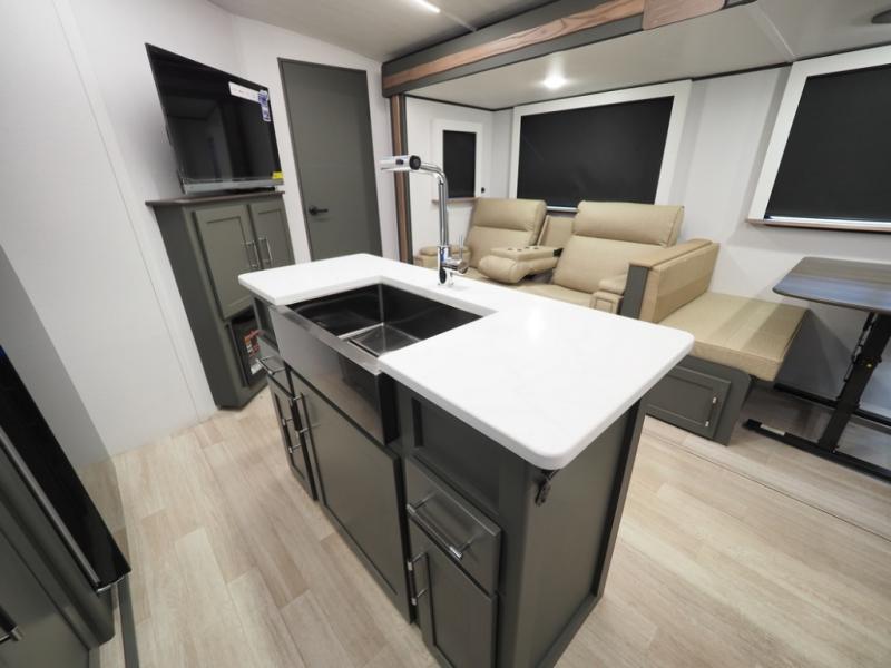 2026 Keystone Bullet Premium 330BKQ, $ 67,044