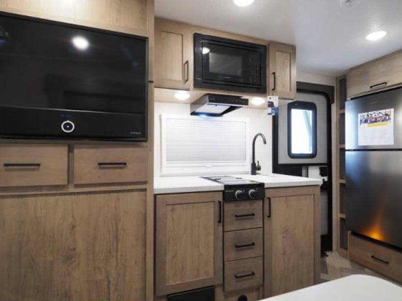 2022 Ember Overland Series 171FB, $ 29,999