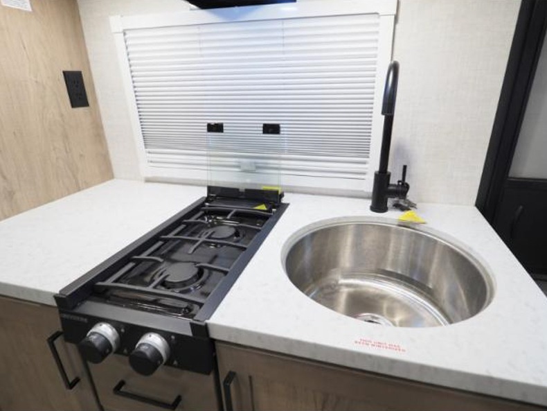 2022 Ember Overland Series 171FB, $ 29,999