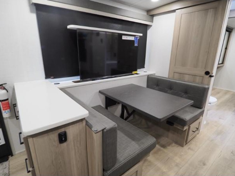 2026 Forest River Rockwood Ultra Lite 2619FK, $ 50,424