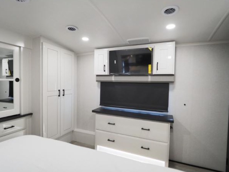 2026 Jayco Pinnacle 32RLTS, $ 94,999