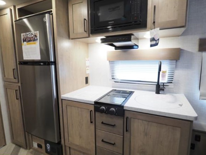 2022 Ember Overland Series 170MRB, $ 29,999