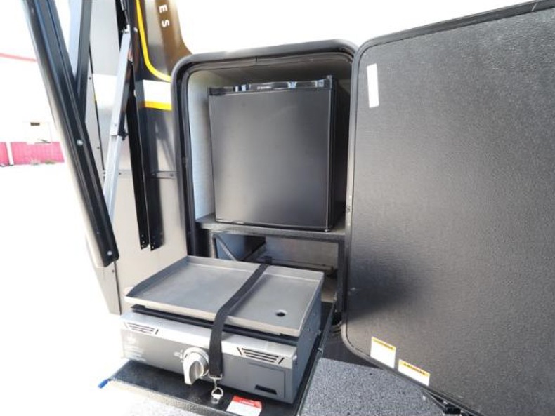 2022 Ember Overland Series 170MRB, $ 29,999