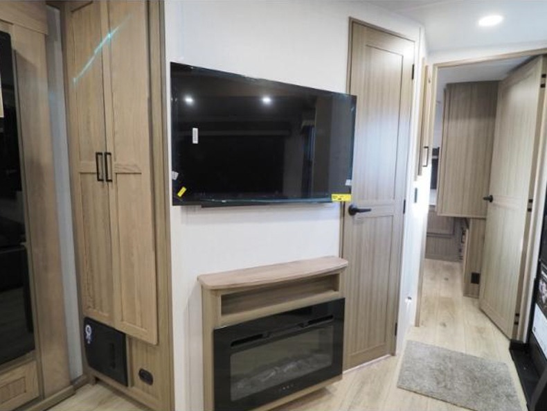 2026 Forest River Rockwood Signature Travel Traile, $ 79,056