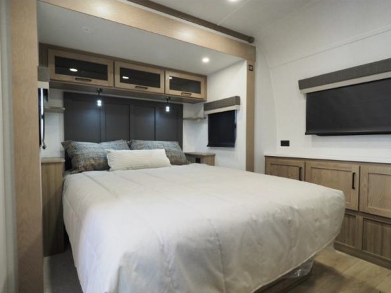 2026 Forest River Rockwood Signature Travel Traile, $ 79,056