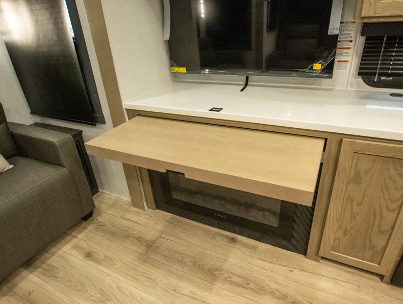 2026 Forest River Rockwood Signature Fifth Wheel 4, $ 103,413