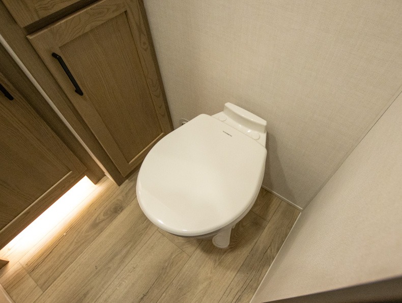 2026 Forest River Rockwood Signature Fifth Wheel 4, $ 103,413