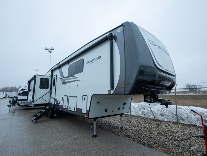 2026 Forest River Rockwood Signature Fifth Wheel 4, $ 103,413