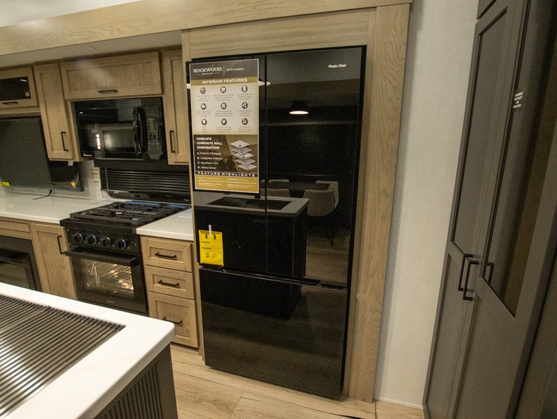 2026 Forest River Rockwood Signature Fifth Wheel 4, $ 103,413