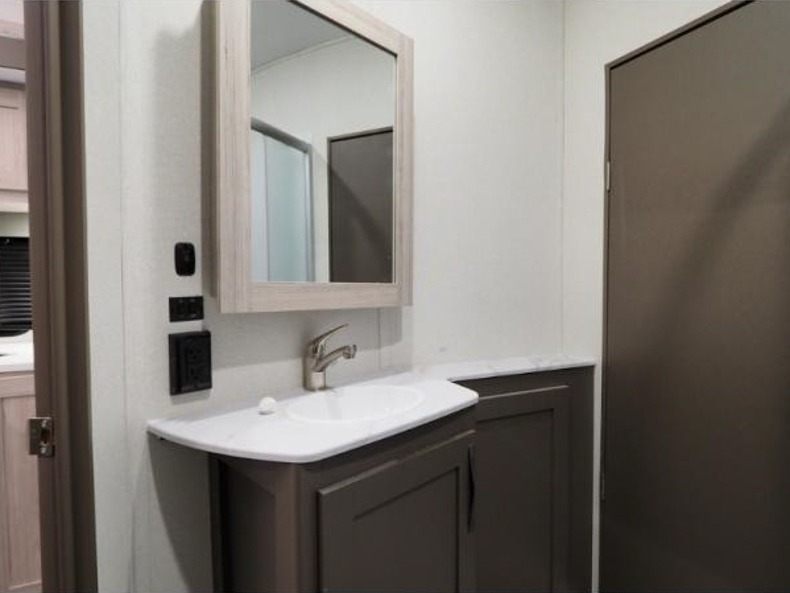 2025 Cruiser RV Stryker ST-2916, $ 87,475