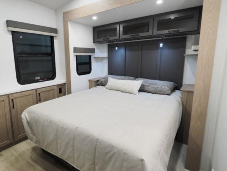 2026 Forest River Rockwood Signature Fifth Wheel 2, $ 77,576