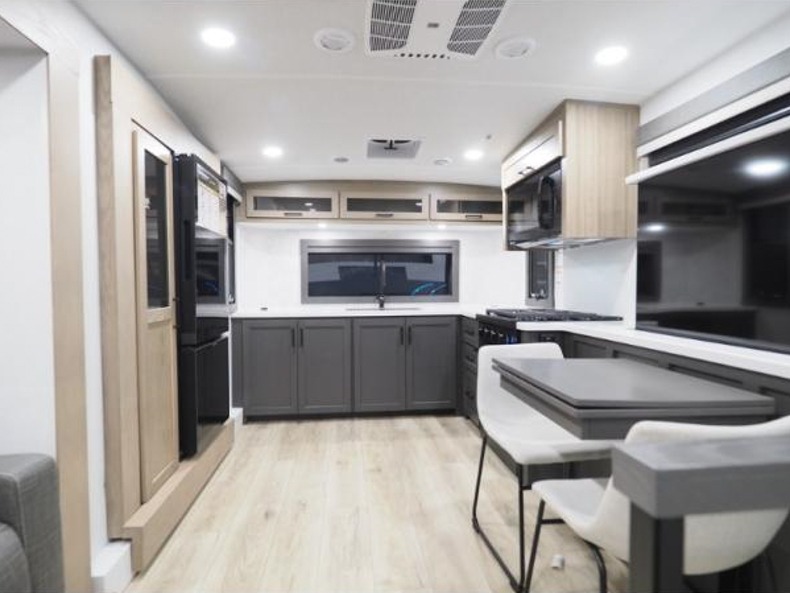 2026 Forest River Rockwood Signature Fifth Wheel 2, $ 77,576