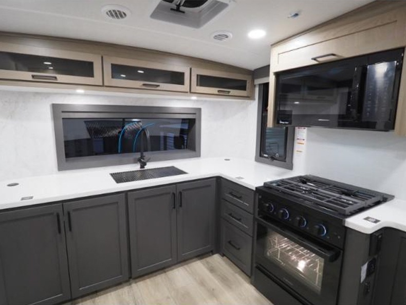 2026 Forest River Rockwood Signature Fifth Wheel 2, $ 77,576