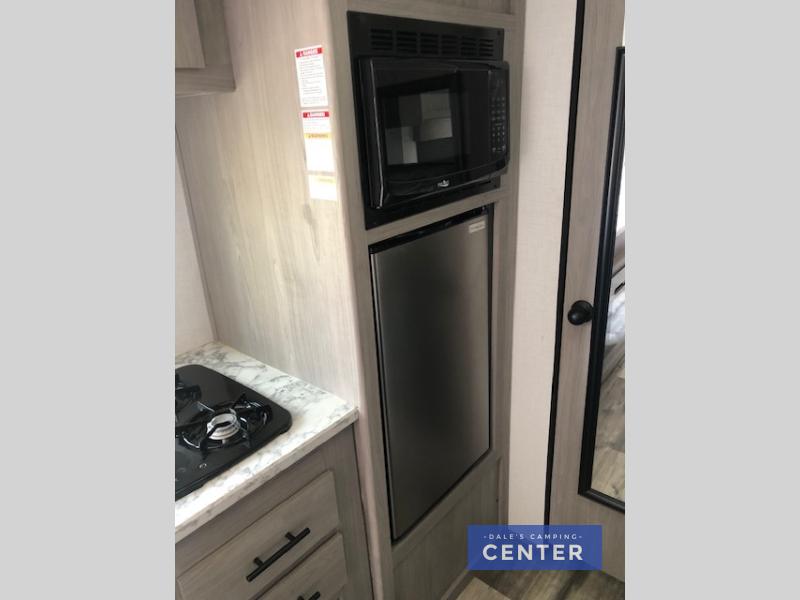 2023 Dutchmen Coleman 17B, $ 9,999