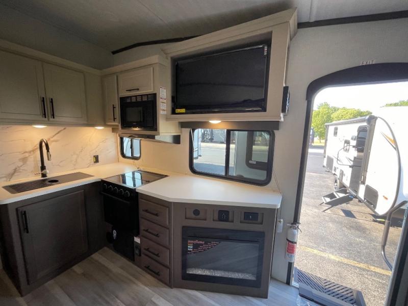 2026 Keystone Cougar Half-Ton (Fifth Wheel) 24RDS, $ 61,943