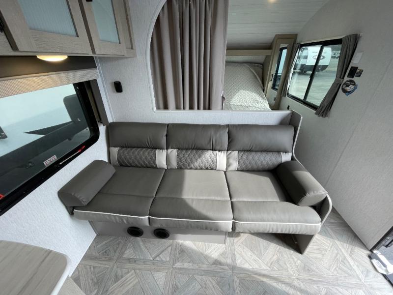 2024 Forest River Wildwood X-Lite 261BHXL, $ 21,995