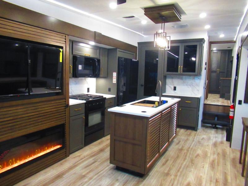 2026 Keystone Montana High Country 290RL, $ 105,661