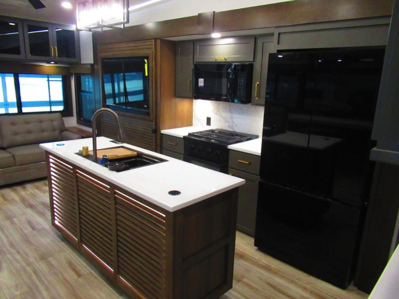 2026 Keystone Montana High Country 290RL, $ 105,661