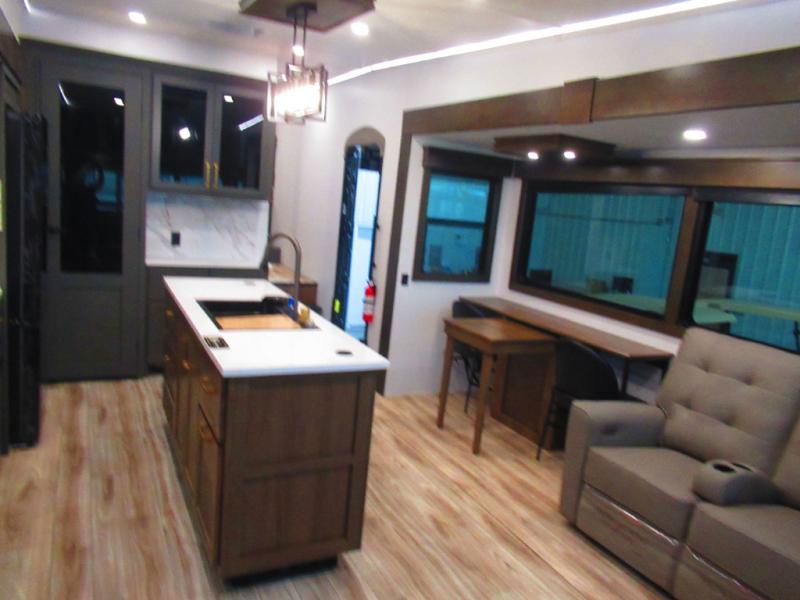 2026 Keystone Montana High Country 290RL, $ 105,661