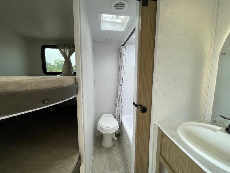 2025 Forest River Wildwood X-Lite 26ICE, $ 48,191